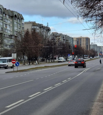 На луцькому проспекті демонтували майже всю рекламу