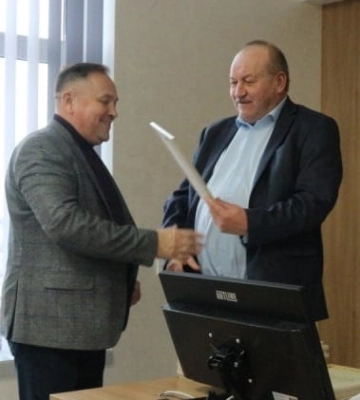 Вимагав 4400 тисяч доларів: чому затримали посадовця Підгайцівської сільради
