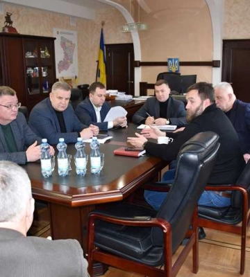 Закупівлю цукерок для дітей-переселенців перевірить Держаудитслужба