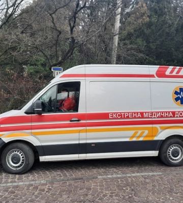 Запідозрений  у вбивстві викликав швидку і вимагав, погрожуючи, врятувати мертвого, - розповідь лікаря