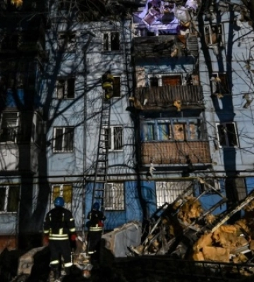 Із-під завалів будинку у Запоріжжі дістали ще три тіла, кількість загиблих зросла до 10