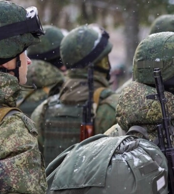 Украинская оборона Бахмута под сильным давлением, в городе разрушены два ключевых моста — британская разведка
