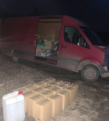 На блокпостах Рівненщини у водіїв вилучили 650 літрів сумнівного алкоголю