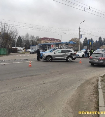 Зіштовхнулися «ауді» й «тойота»: у Луцьку трапилася аварія