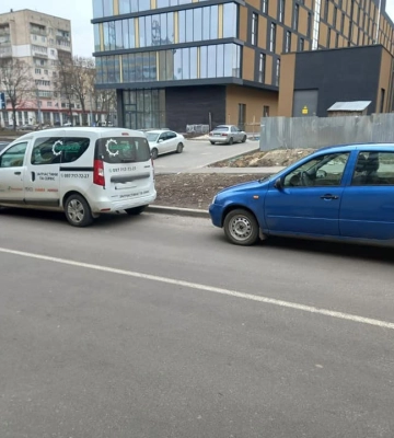Біля рівненського автовокзалу штрафували водіїв-порушників