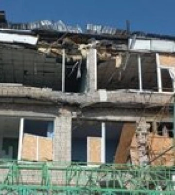 Россия обстреляла Никополь и район: поврежден отель, двое погибших