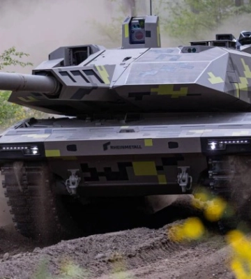 &quot;Ждет салют из Калибров&quot;: Медведев о постройке завода по созданию танков Panther в Украине