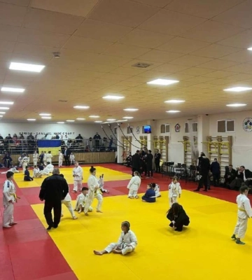 У Дніпрі розпочався чемпіонат міста з дзюдо та бадмінтону. Юні спортсмени демонстрували рівень