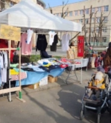 Благодійний весняний ярмарок триває в Ужгороді