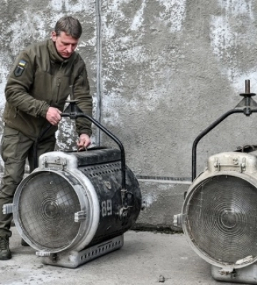 Запоріжжя отримало спеціальні прожектори для виявлення «шахедів»