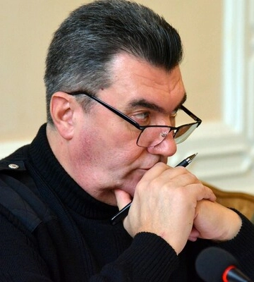 Данілов: У Росії вже є люди, які можуть повалити теперішній режим — свої "Володі Парасюки" Данілов: У Росії вже є люди, які можуть повалити теперішній режим — свої "Володі Парасюки"