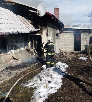 На Закарпатті вогнеборці ліквідували пожежу у житловому  будинку та врятували сусідський