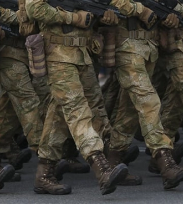 Через брак боєприпасів. Росіян відправляють на штурм позицій ЗСУ з лопатами – британська розвідка