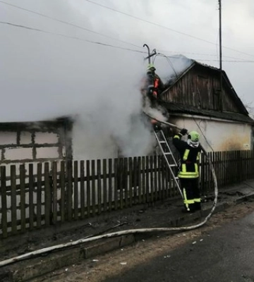 Опіки кистей та обличчя: під час пожежі в Луцькому районі постраждали двоє людей 