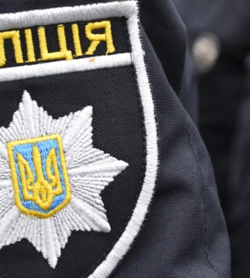 На Волині нетверезий керуючий відділенням банку побив дружину в під’їзді