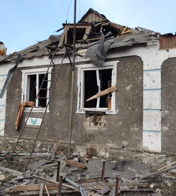 В Бахмуті через обстріли загинули ще двоє мешканців: в ОВА розповіли про останні руйнування на Донеччині