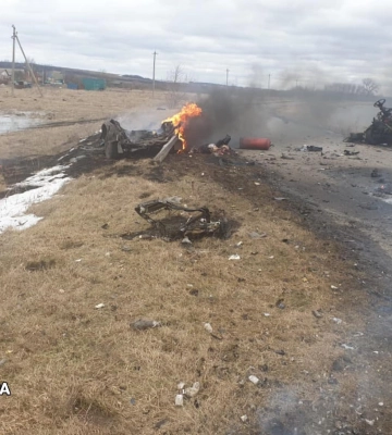 Військові РФ знищили цивільне авто у прикордонному селі на Харківщині: пасажири загинули