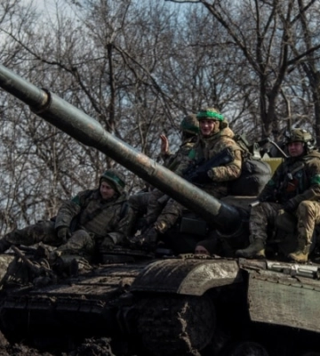 ЗСУ вдається тримати трасу Костянтинівка-Бахмут: український військовий розповів про ситуацію на Бахмутському напрямку