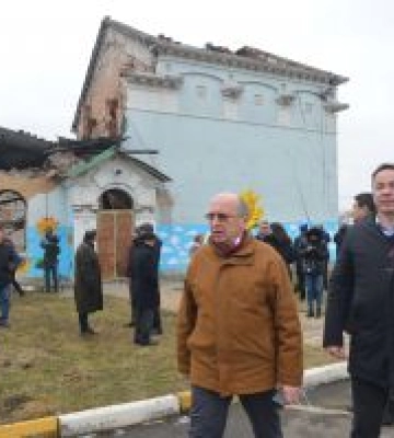 Наша трагедія торкається їхніх сердець