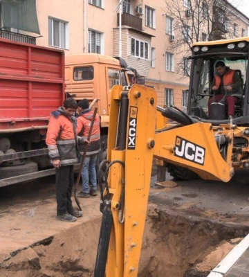 Які ремонтні роботи наразі проводяться в Ізмаїлі на проспекті Незалежності (відео)