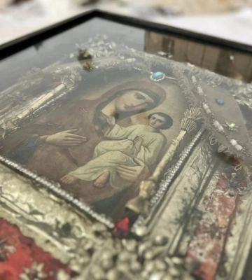Київські митники знайшли в посилці до США цінний раритет (ФОТО)