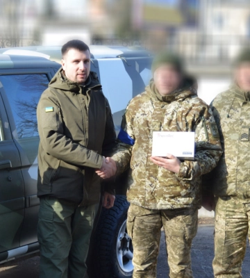 Донецький прикордонний загін отримав від благодійників два позашляховики