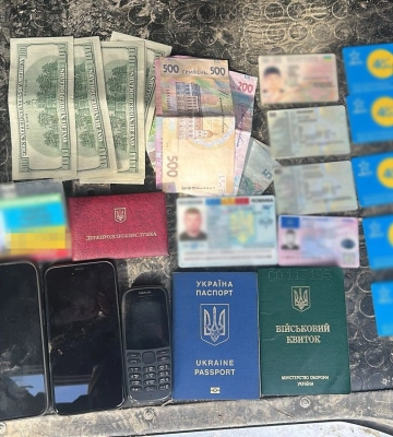 За $5000 вывозили мужчин за границу: харьковская полиция разоблачила деятелей