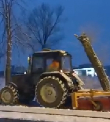 У Києві сніг: на дорогах столиці працюють комунальники