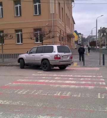 Кто заплатит за парковку более 3000 грн. В Днепре опубликовали топ нарушителей минувшей недели 