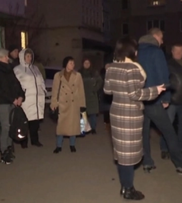 Замінили замки та роблять ремонт: у Луцьку приватизували бомбосховище (відео)