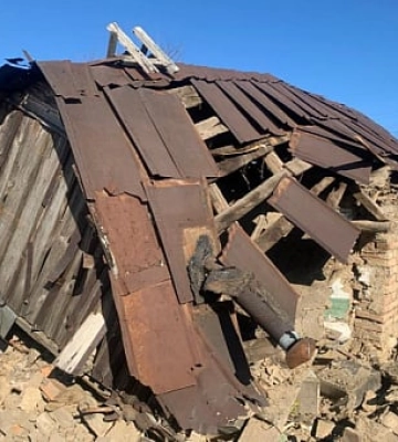 Ворожа артилерія знову поцілила по Нікополю - правоохоронці збирають докази на місцях влучань