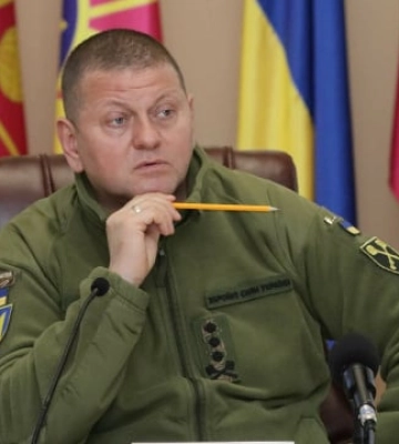 ОП: Залужний та Сирський заявили про необхідність продовжувати оборону Бахмуту