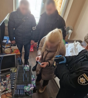 Полиция Харькова разоблачила группу мошенников, создававших фишинговые сообщения под видом OLX (Фото)