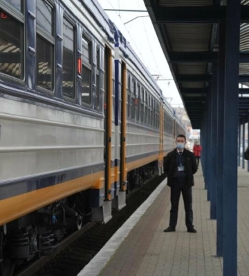 «Львівська залізниця» попередила про зміни в розкладі руху приміських поїздів