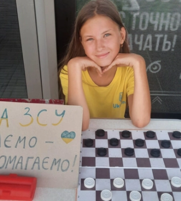 Юну киянку номіновано на звання найактивнішого волонтера року: як підтримати
