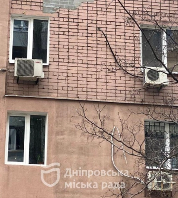 Ремонт міста після терору російських окупантів: у Дніпрі проходять роботи з відновлення будинків