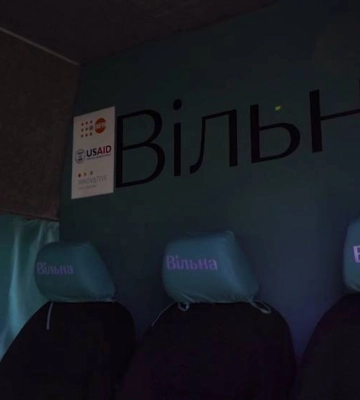 У Миколаєві відкрився мобільний простір для жінок та дівчат «Вільна»