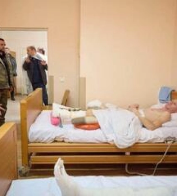 Президент України вручив орден пораненому воїну з Полтавщини