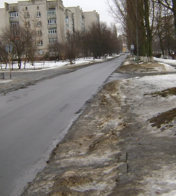 У Луцьку через ремонт трубопроводу на одній із вулиць перекрили рух транспорту