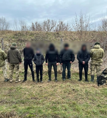 «Водолази» та «човнярі»: на Закарпатті прикордонники затримали групи &quot;ухилянтів&quot; (ФОТО)