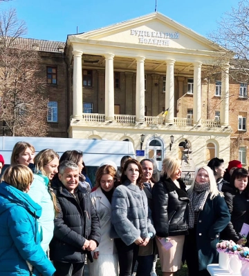 У Миколаєві відкрився мобільний простір для жінок та дівчат «Вільна»