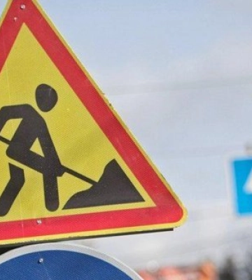 У Луцьку через ремонт трубопроводу на одній із вулиць перекрили рух транспорту
