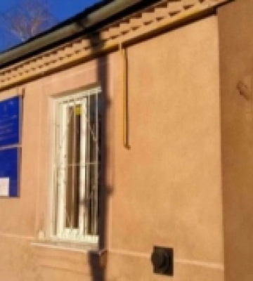 Адмінбудівлю у Демидівці виставили на продаж