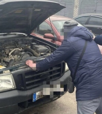 У Запоріжжі затримали чоловіка, який продав авто, яке було гумдопомогою для ЗСУ