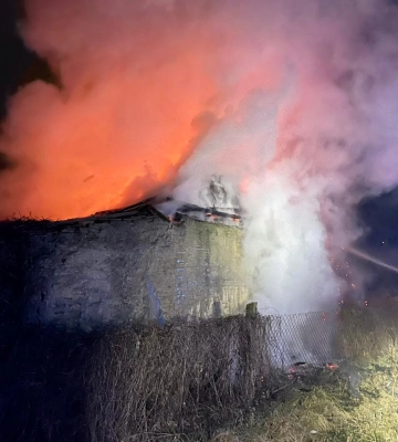 На Рівненщині у пожежах згоріли дві тонни сіна, 30 тюків соломи та покрівля господарської будівлі
