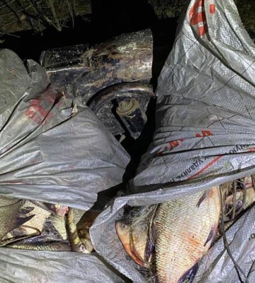 На Полтавщині поліцейські виявили чоловіка, який перевозив незаконно виловлену рибу