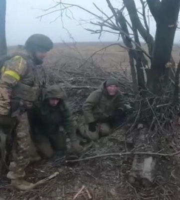 Штурм ворожих позицій та захоплення полонених поблизу Бахмуту. ВIДЕО бою