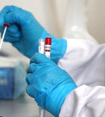 Люди й досі помирають від  COVID-19: на Рівненщині побільшало хворих