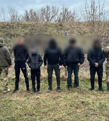 «Водолази» та «човнярі»: на Закарпатті прикордонники затримали групи &quot;ухилянтів&quot; (ФОТО)