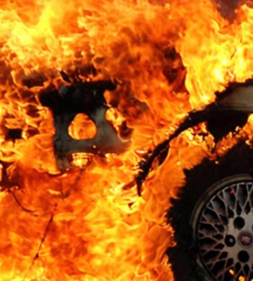 У Рівному вночі загорілась автівка &quot;Audi Q7&quot;